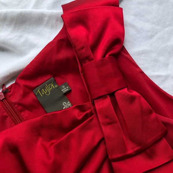 Red Taylor Dress - Picture 3 of 7